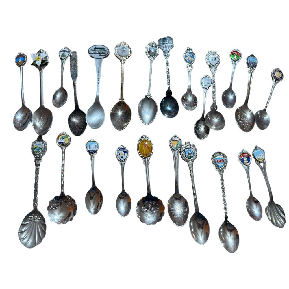 Vtg Lot of 24 USA State and Cities Mix Travel Souvenir Collector Spoons